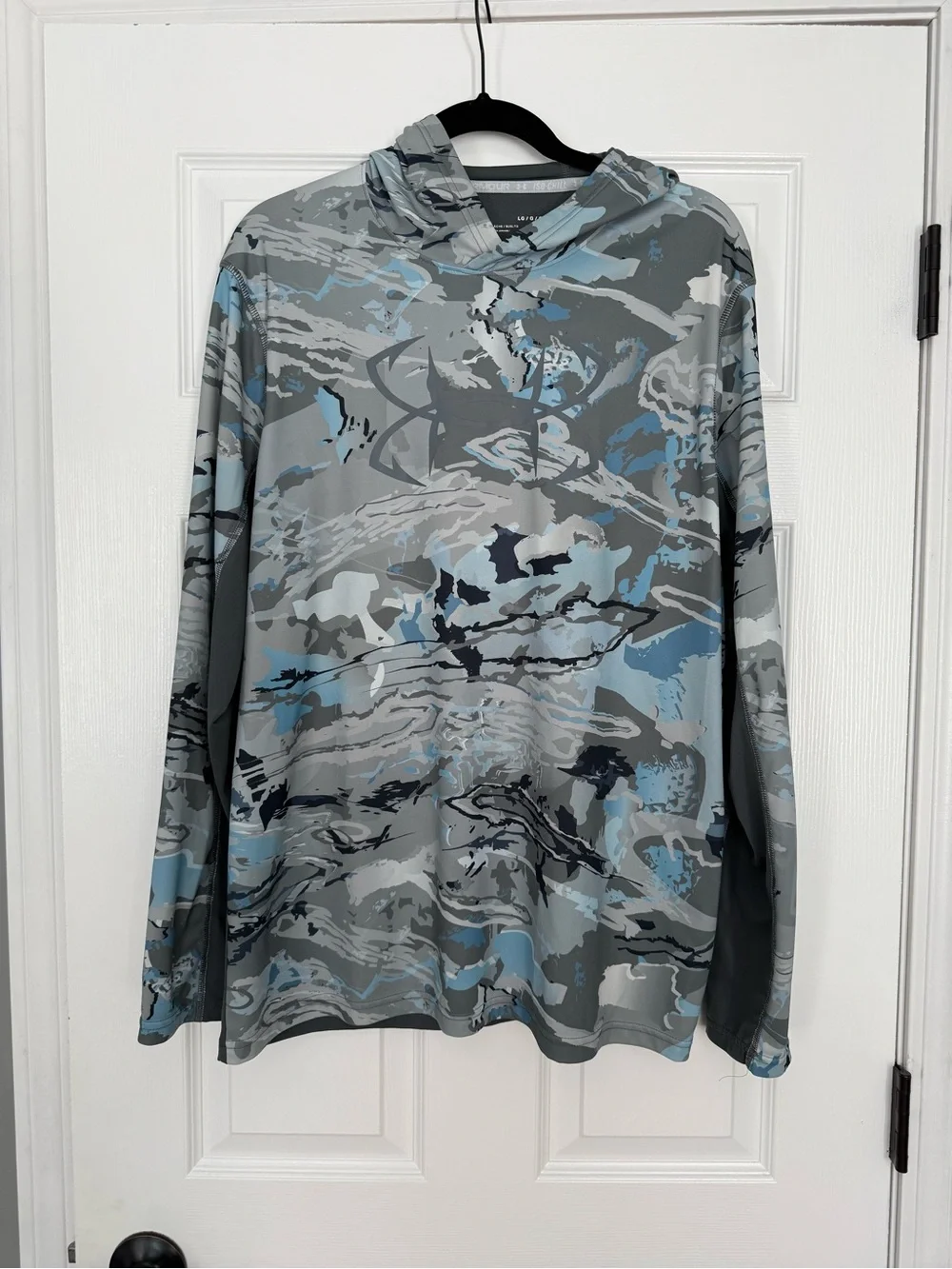 Under Armour Men's Iso-Chill Shorebreak Camo Hoodie- size L
